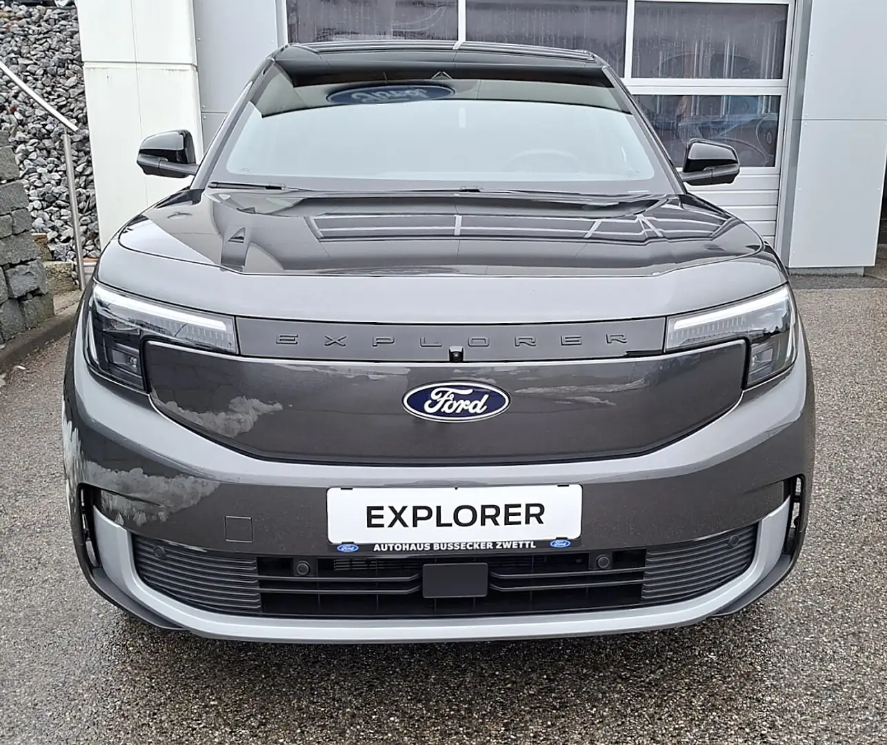 Ford Explorer Elektro 77kWh Premium Grau - 2