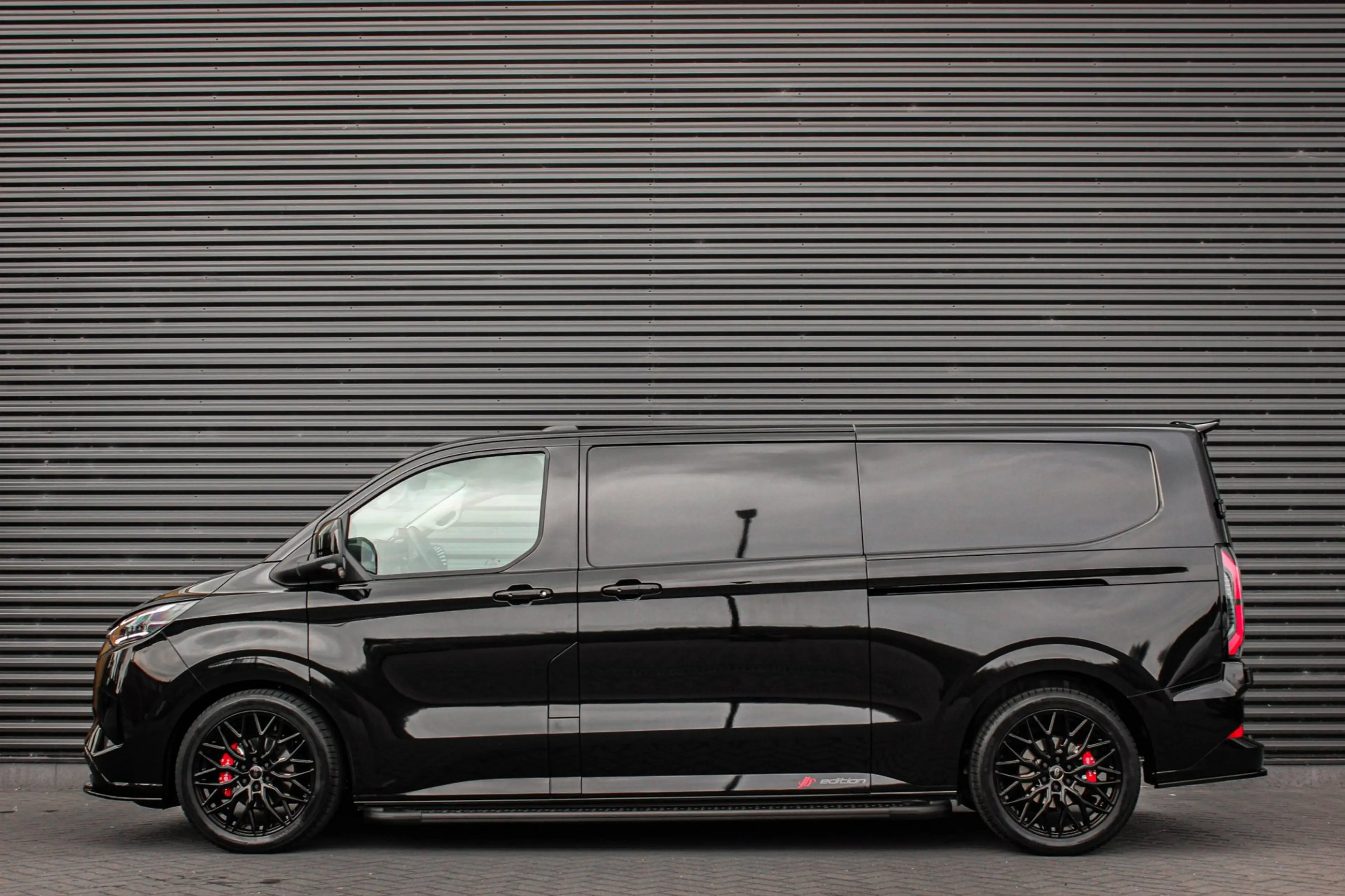 Ford E-Transit Cust. 340 L2H1 Limited 71 kWh 218PK / RAPTOR EDITO — photo 5