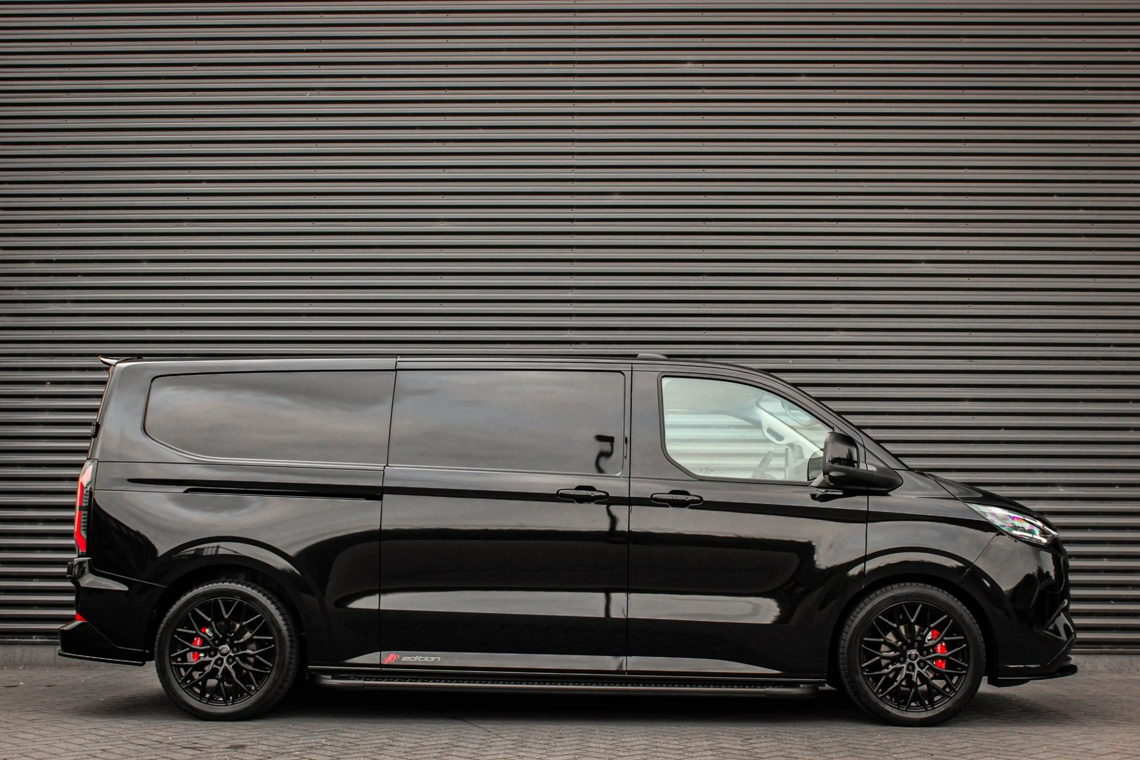Ford E-Transit Cust. 340 L2H1 Limited 71 kWh 218PK / RAPTOR EDITO — photo 6
