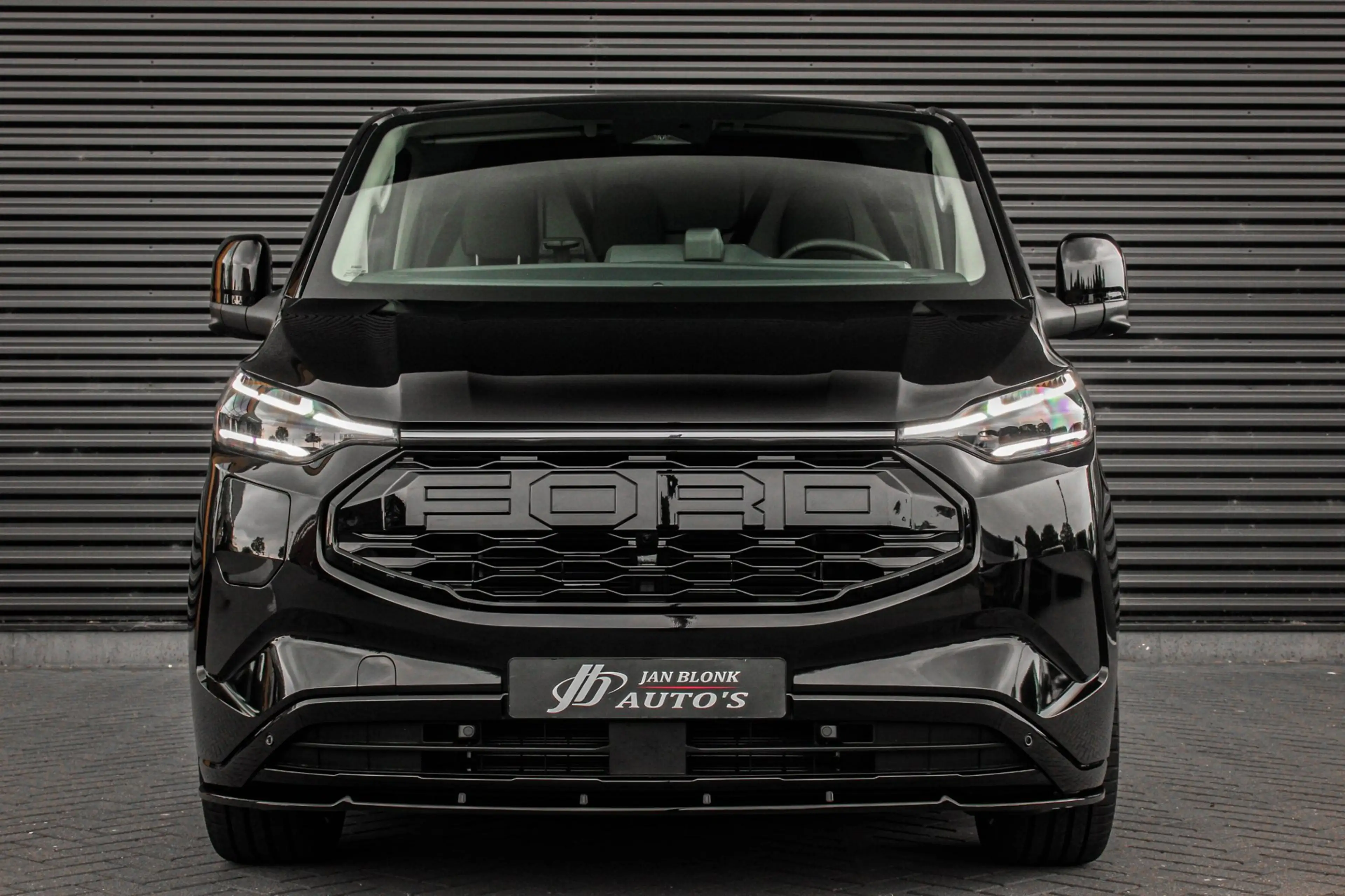 Ford E-Transit Cust. 340 L2H1 Limited 71 kWh 218PK / RAPTOR EDITO — photo 30