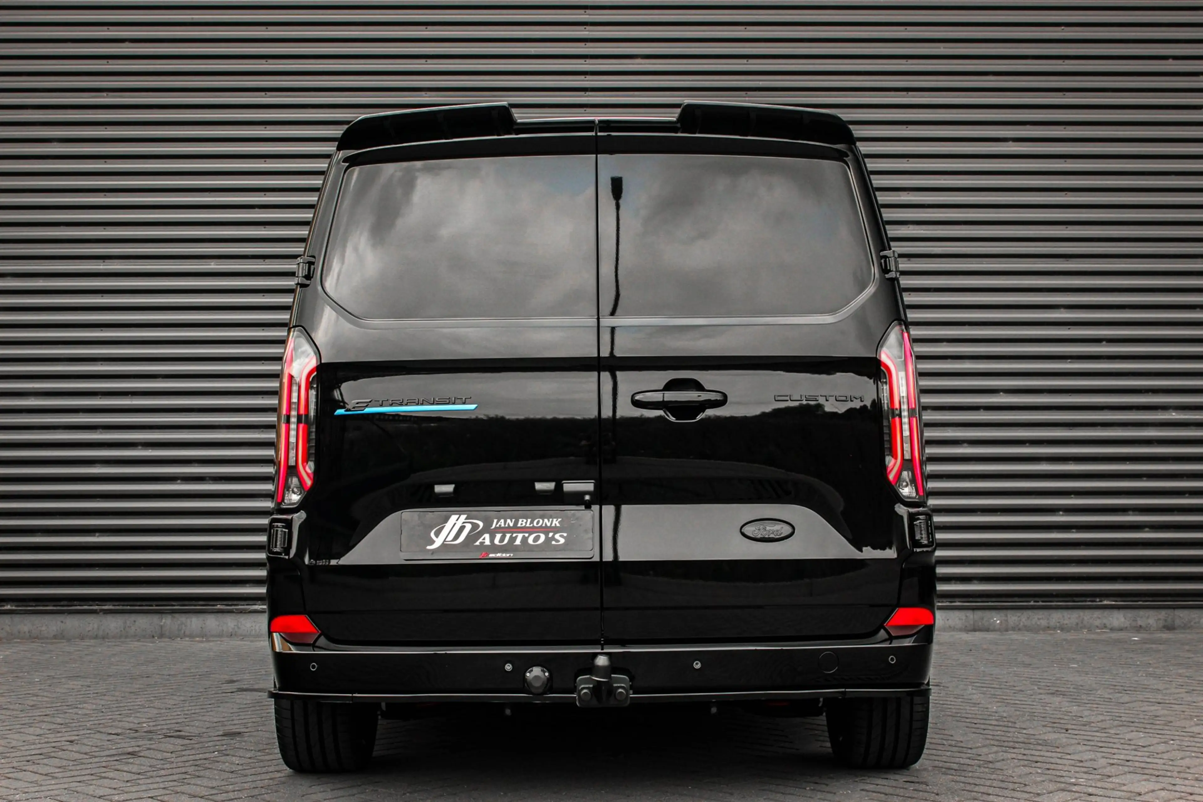 Ford E-Transit Cust. 340 L2H1 Limited 71 kWh 218PK / RAPTOR EDITO — photo 36
