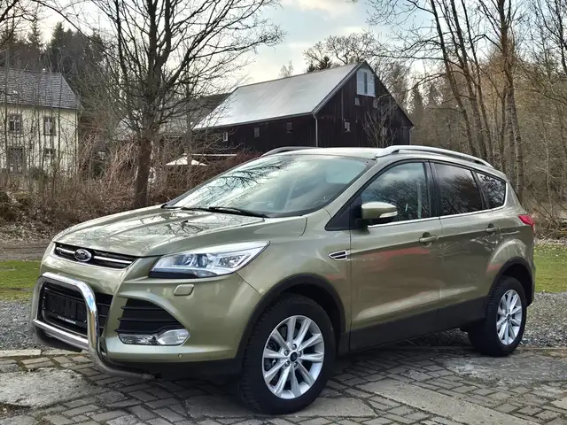 Ford Kuga Titanium AHK*SHZ*PDC*.HD*NAVI*TÜV+SERVICE NEU*