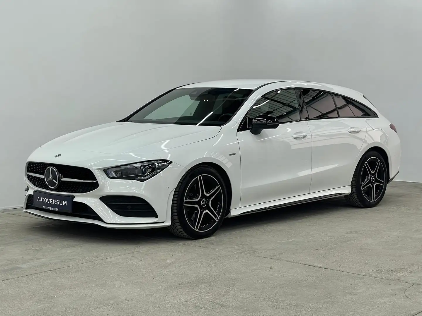 Mercedes-Benz CLA 220 d Edition AMG Paket WIDE*MATRIX*KAM*APPLE Weiß - 2