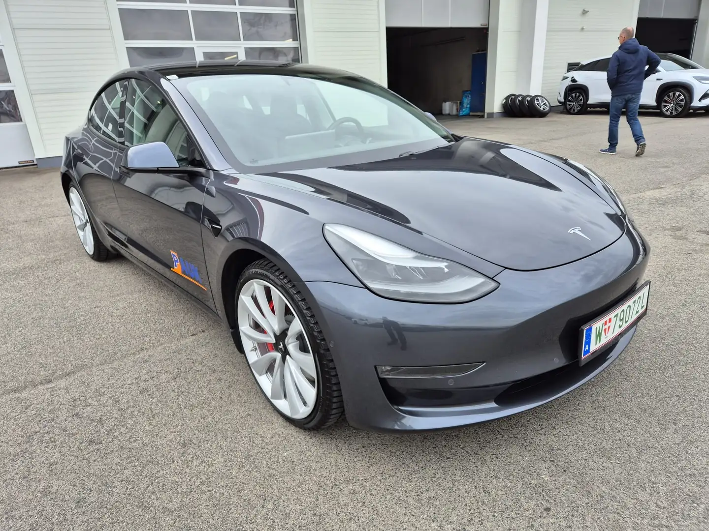 Tesla Model 3 Performance AWD 57,5kWh Grau - 2