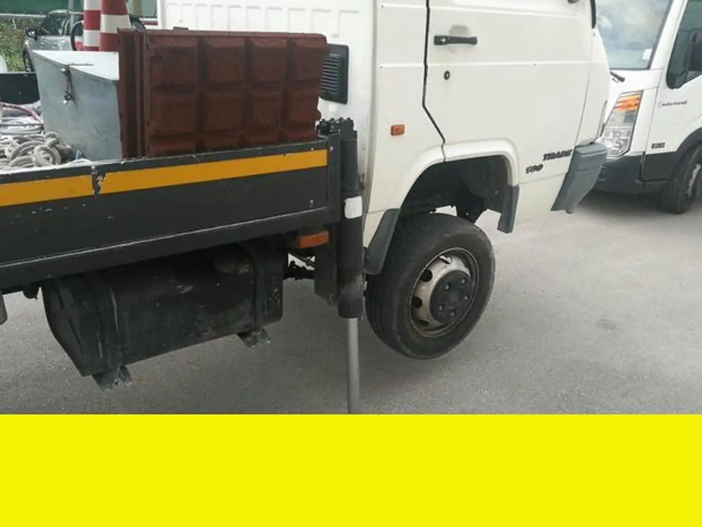 Nissan Trade - 2