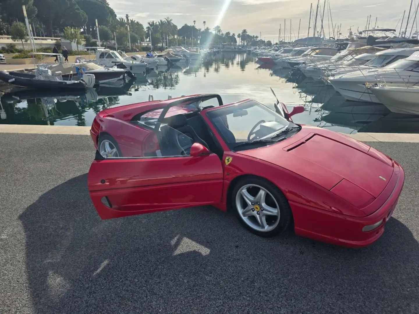 Ferrari F355 GTS Rot - 2