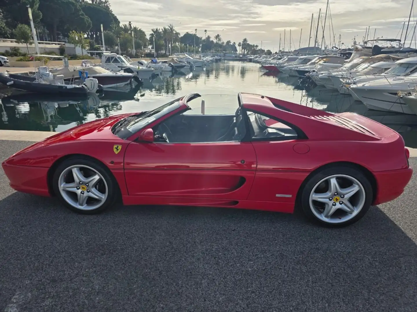 Ferrari F355 GTS Rot - 1