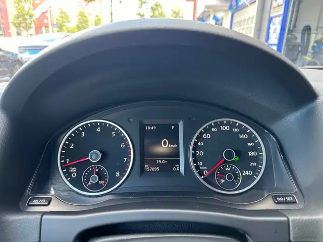 Volkswagen Tiguan view 13