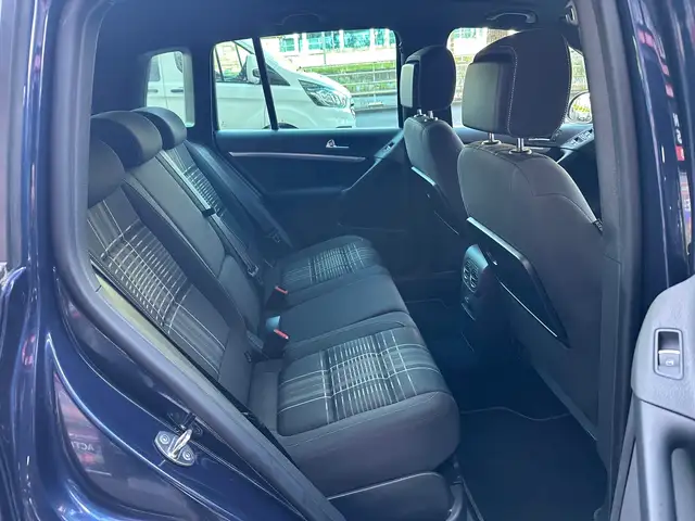 Volkswagen Tiguan view 12