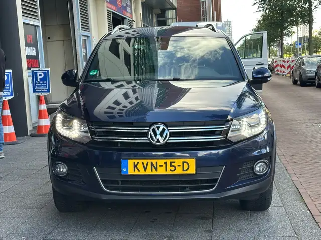 Volkswagen Tiguan view 6