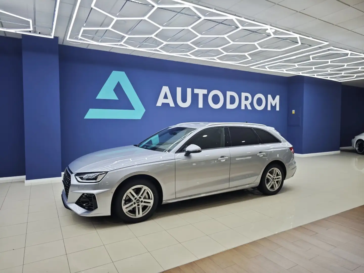 Audi A4 Avant 40 TFSI Advanced S tronic 150kW Grau - 1