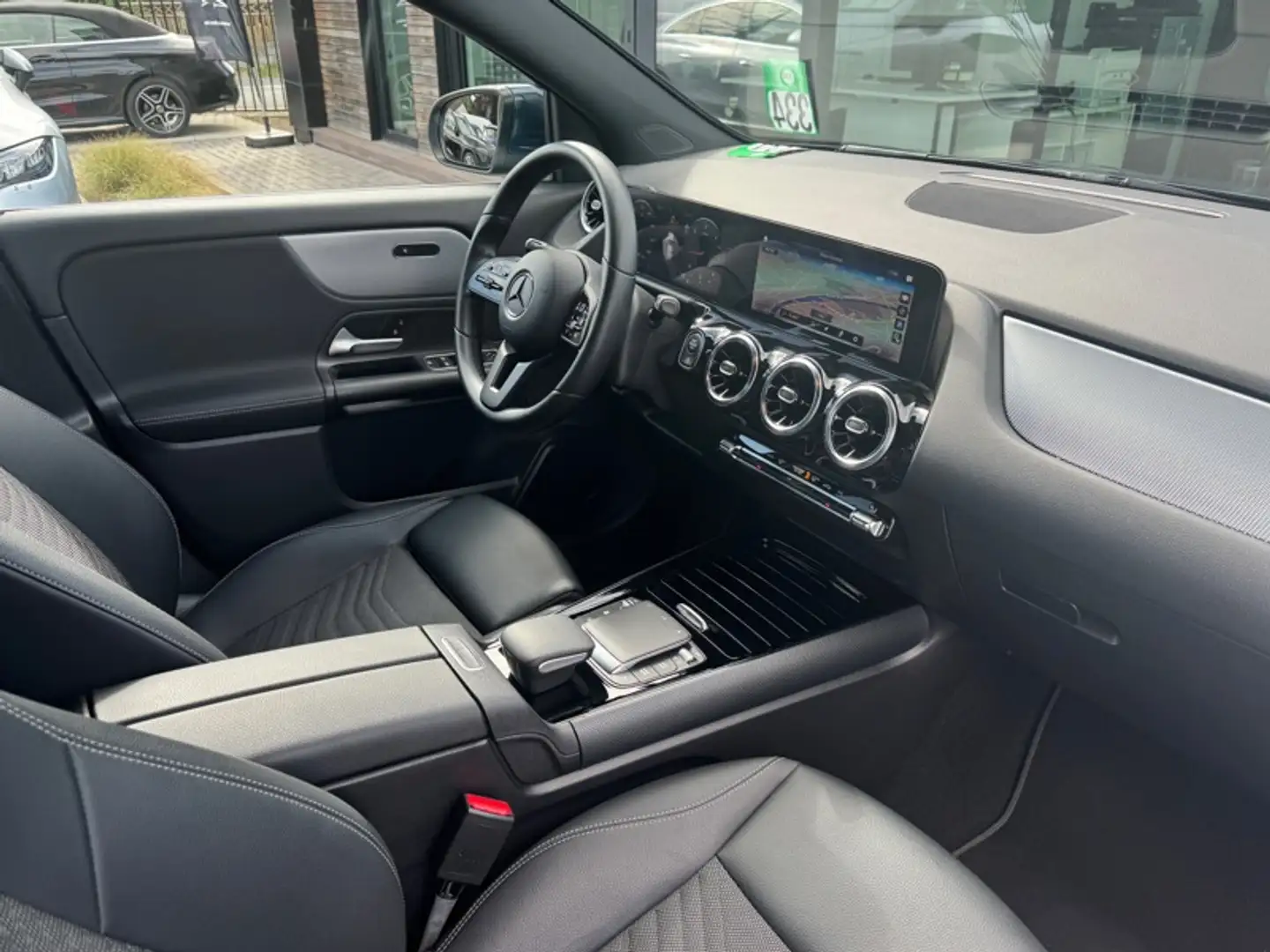 Mercedes-Benz GLA 180 180 D STYLE Bleu - 2