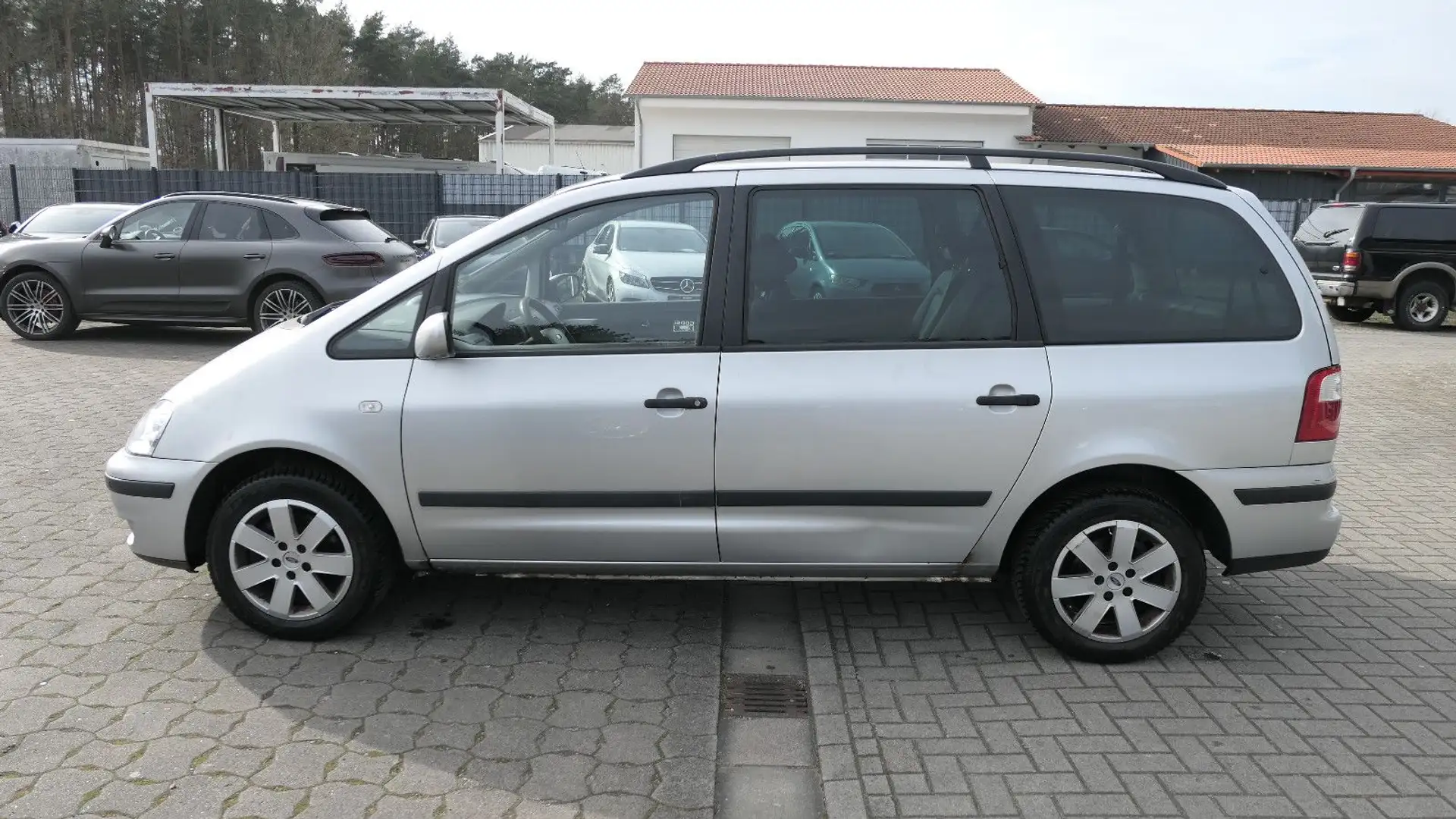 Ford Galaxy Trend-X.7Sitze/Klimaautomatik/Sitzheizung Ezüst - 2