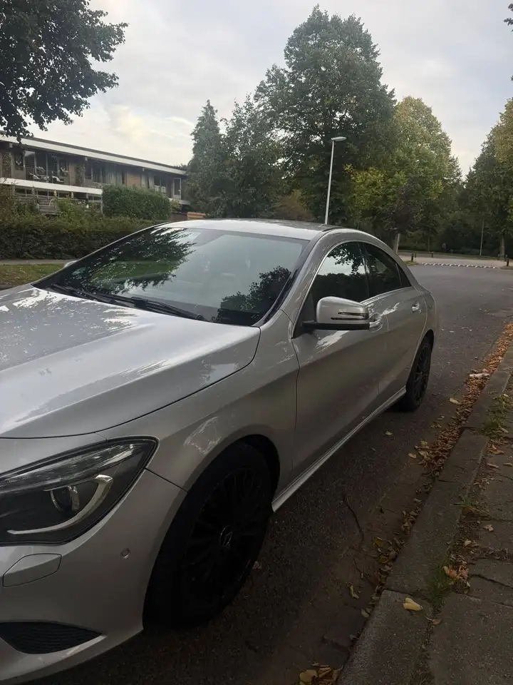 Mercedes-Benz CLA 180