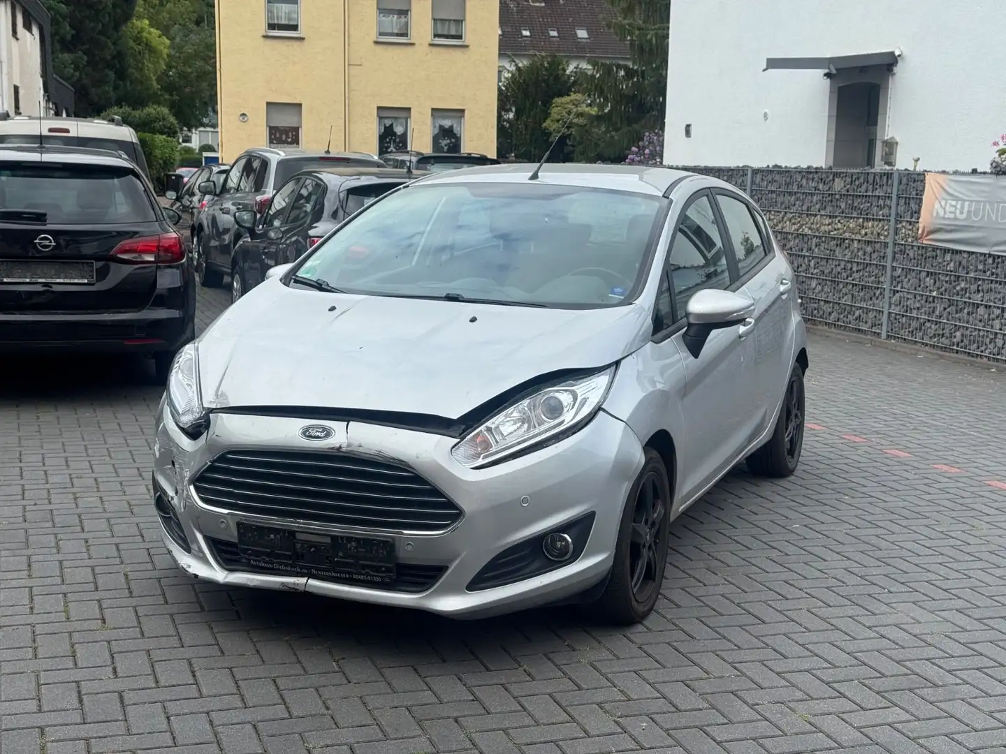 Ford Fiesta Titanium*90TKM*AUTOMATIK*1.HAND* Silber - 1
