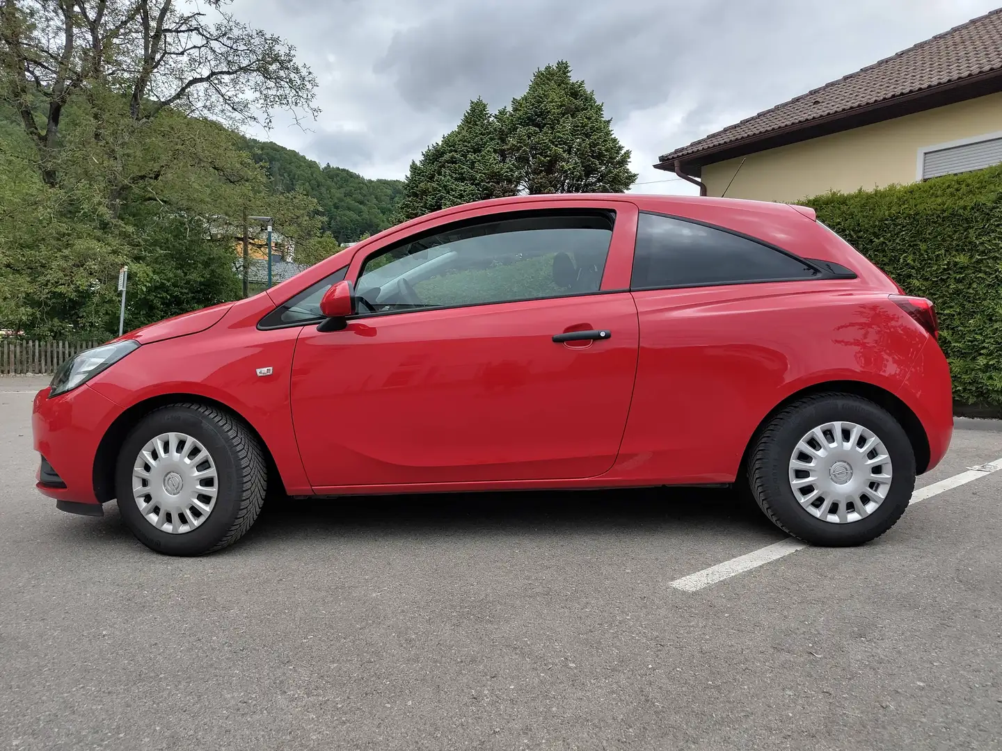 Opel Corsa-e Ideal für Stadt/Pendler/Anfänger: Opel Corsa 1.4 ~ 75 PS ~ Bj. 2018 ~ 66.050 km ~ Unterbodenschutz Rot - 2