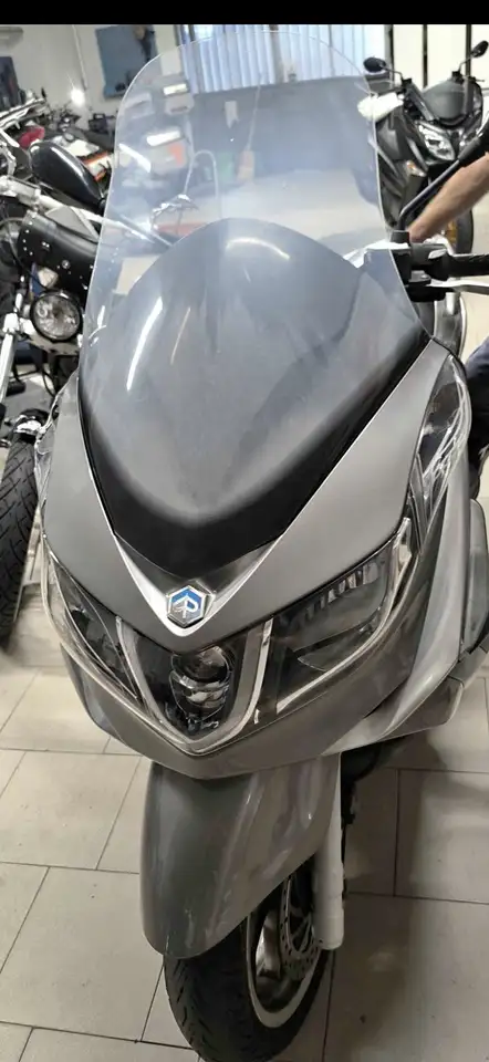 Piaggio X 10