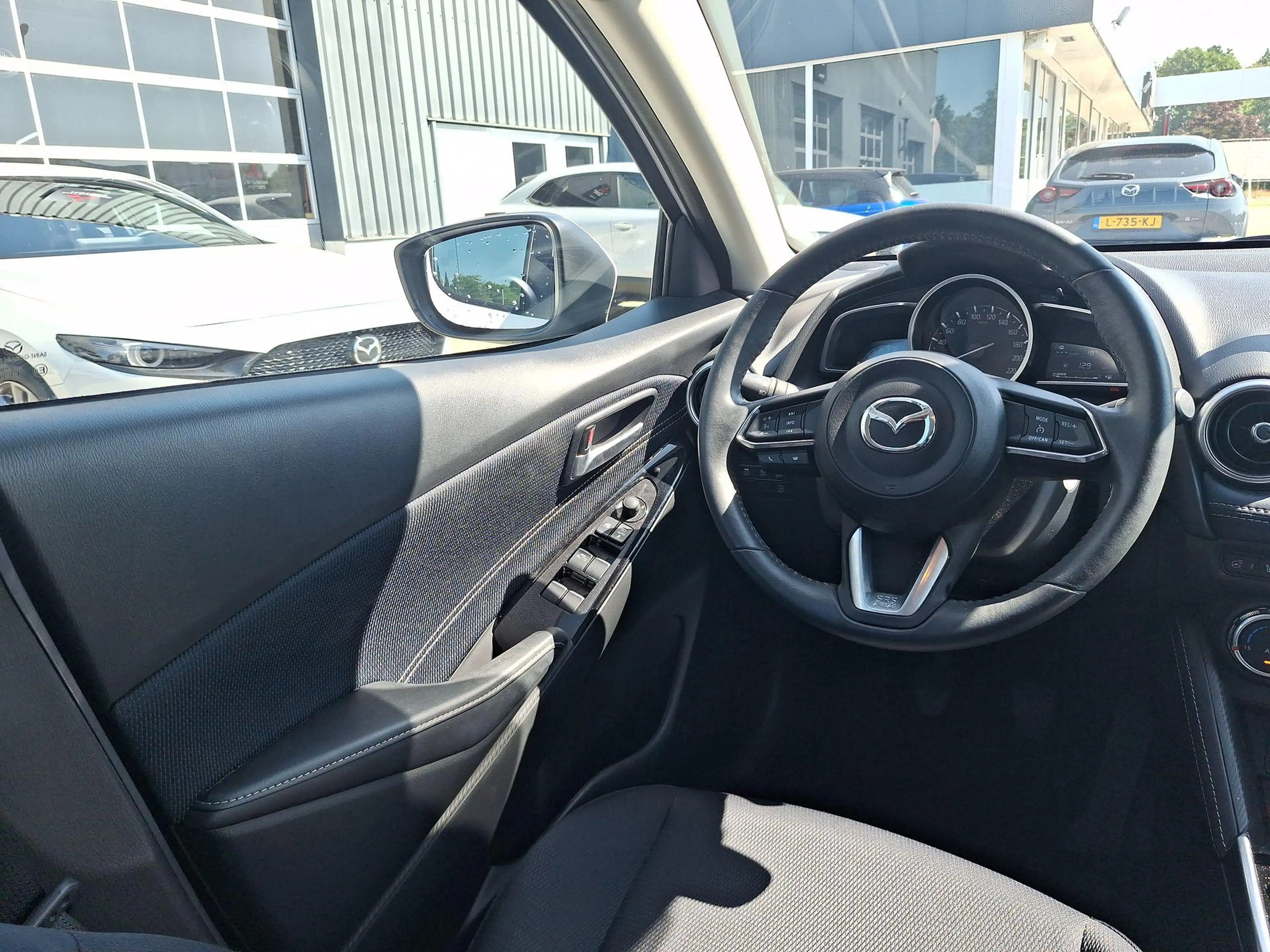 Mazda 2 1.5 Skyactiv-G Luxury | NL-Auto | Apple Carplay-An — photo 14
