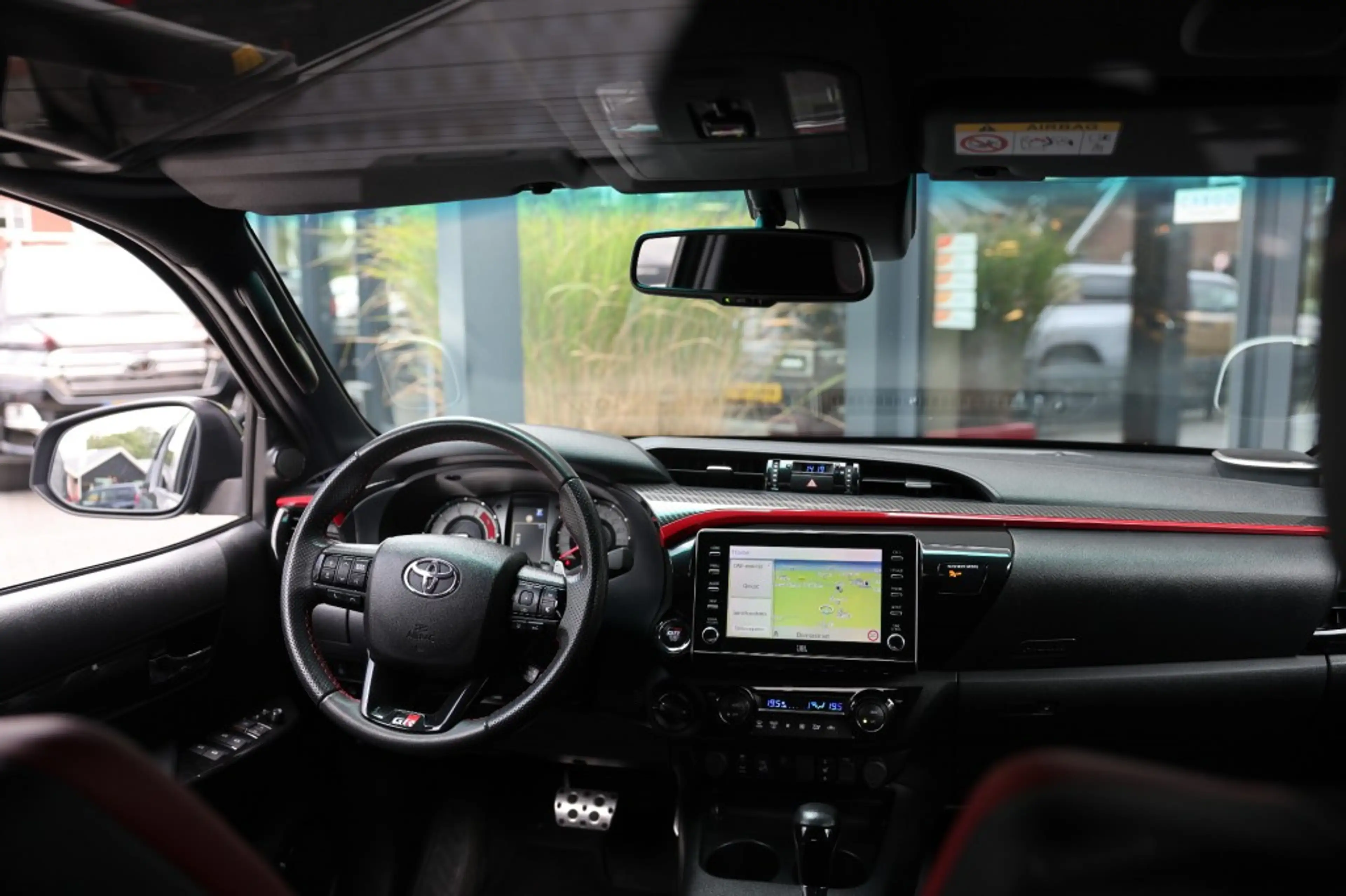 Toyota Hilux 2.8 D-4D DUBBEL CABIN GR SPORT A/T 2 ZITS 4WD VAN — photo 21