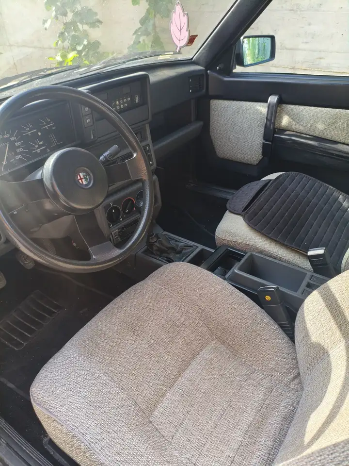 Alfa Romeo 75 1.6, foto 4