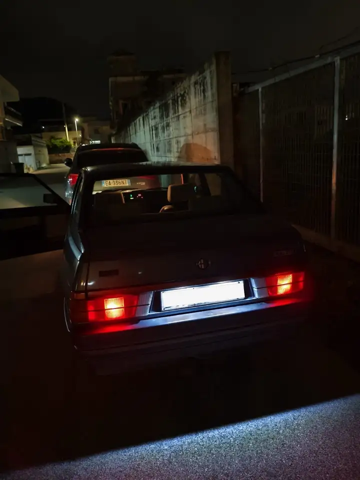 Alfa Romeo 75 1.6, foto 2