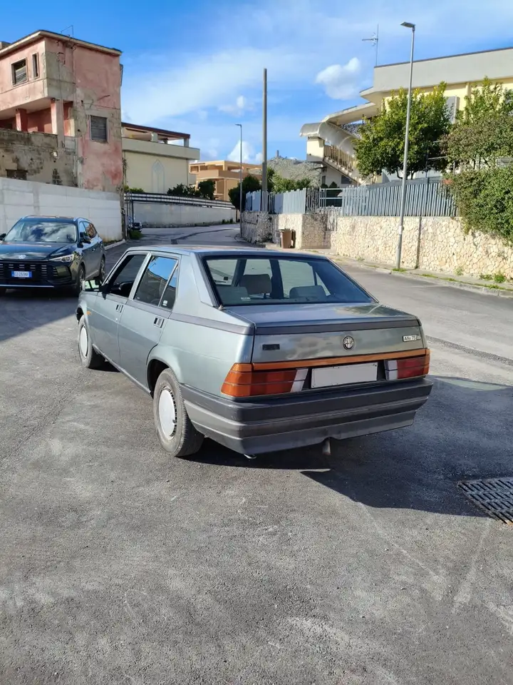 Alfa Romeo 75 1.6, foto 3