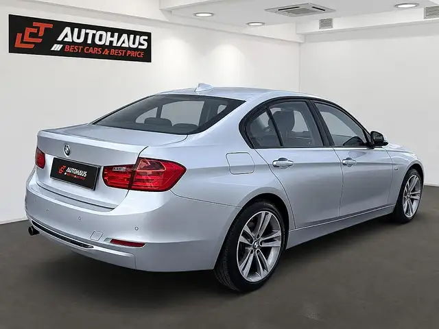 BMW 3 Series view 6