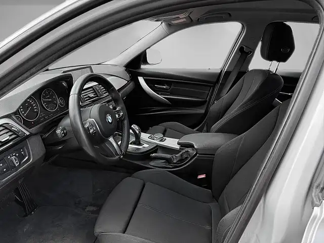 BMW 3 Series view 7