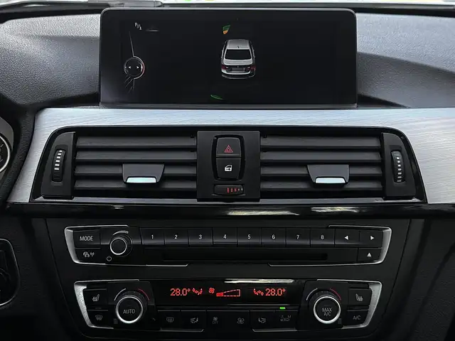 BMW 3 Series view 15
