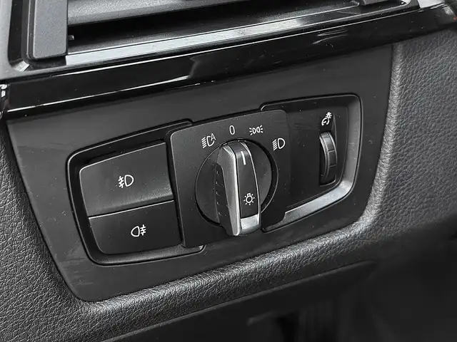 BMW 3 Series view 13