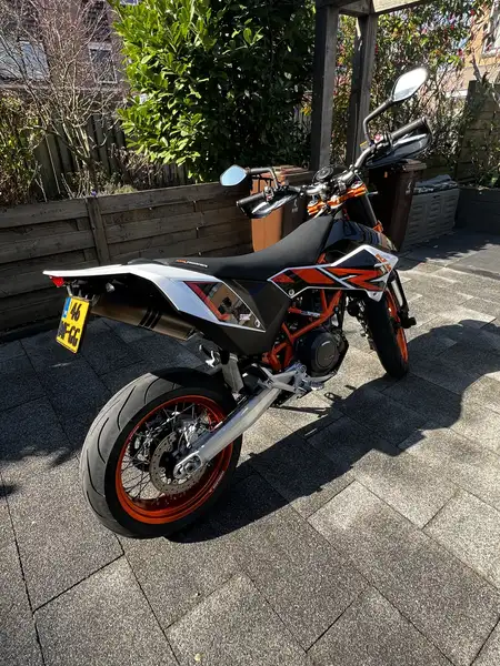 KTM 690 SMC R - foto 3