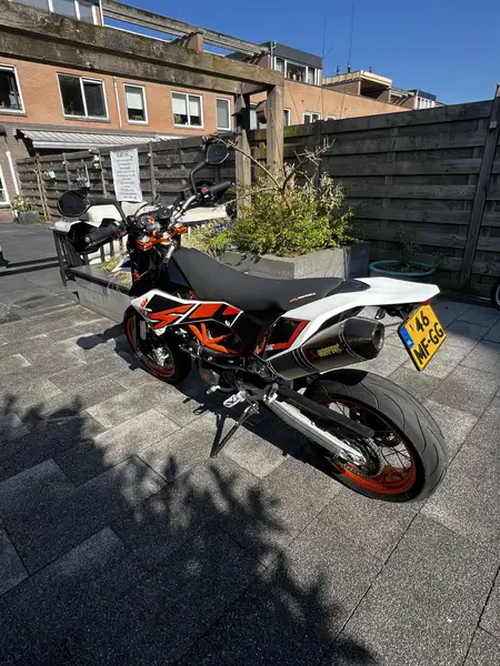 KTM 690 SMC R - foto 5