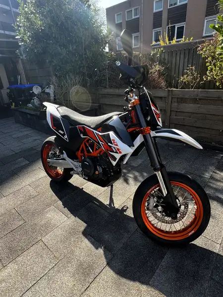 KTM 690 SMC R - foto 4