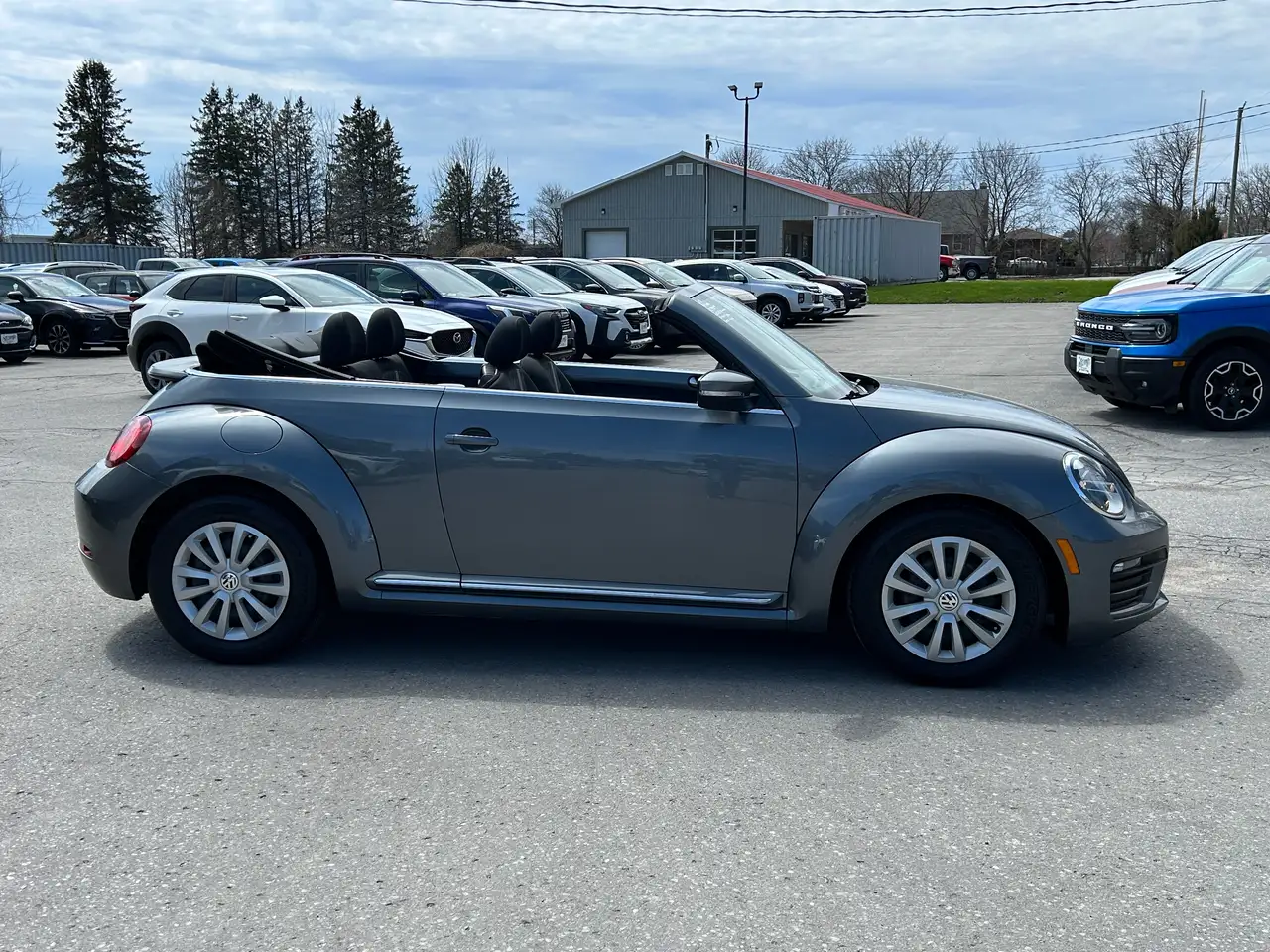 Volkswagen Beetle снимка Volkswagen Beetle