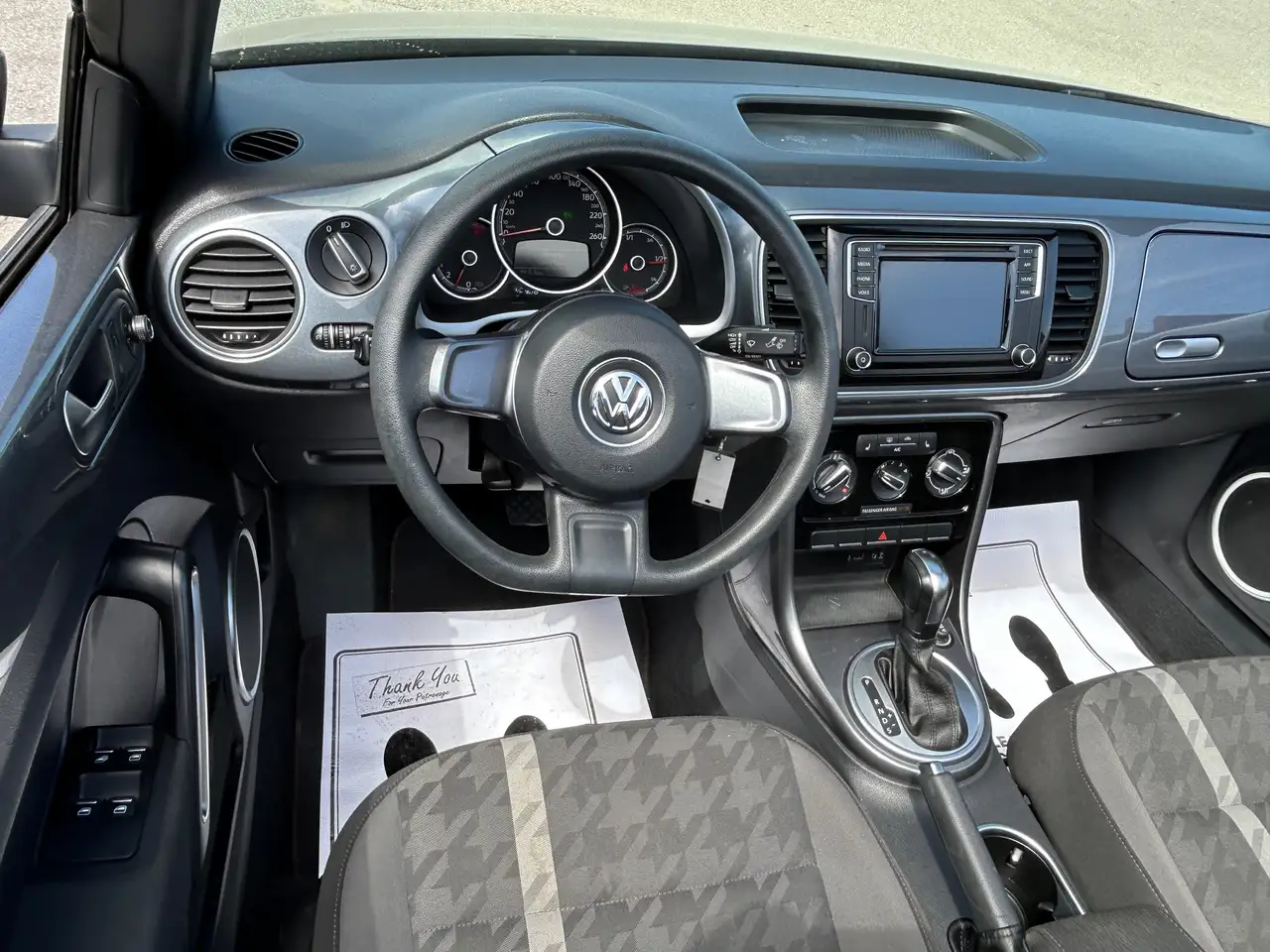 Volkswagen Beetle снимка Volkswagen Beetle
