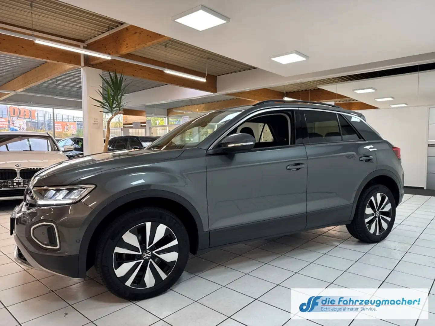 Volkswagen T-Roc Move Navi Digitales Cockpit LED Apple CarPlay Andr Grijs - 2