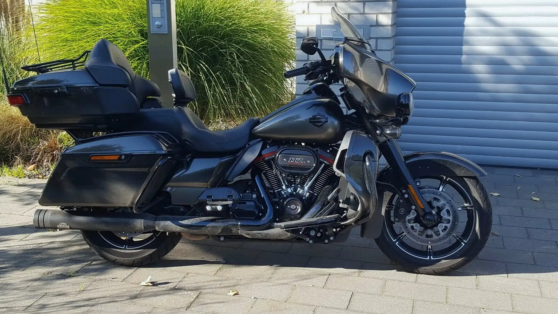 Harley-Davidson CVO Limited FLHTKSE 117 mit Jekill & Hyde Schwarz - 1