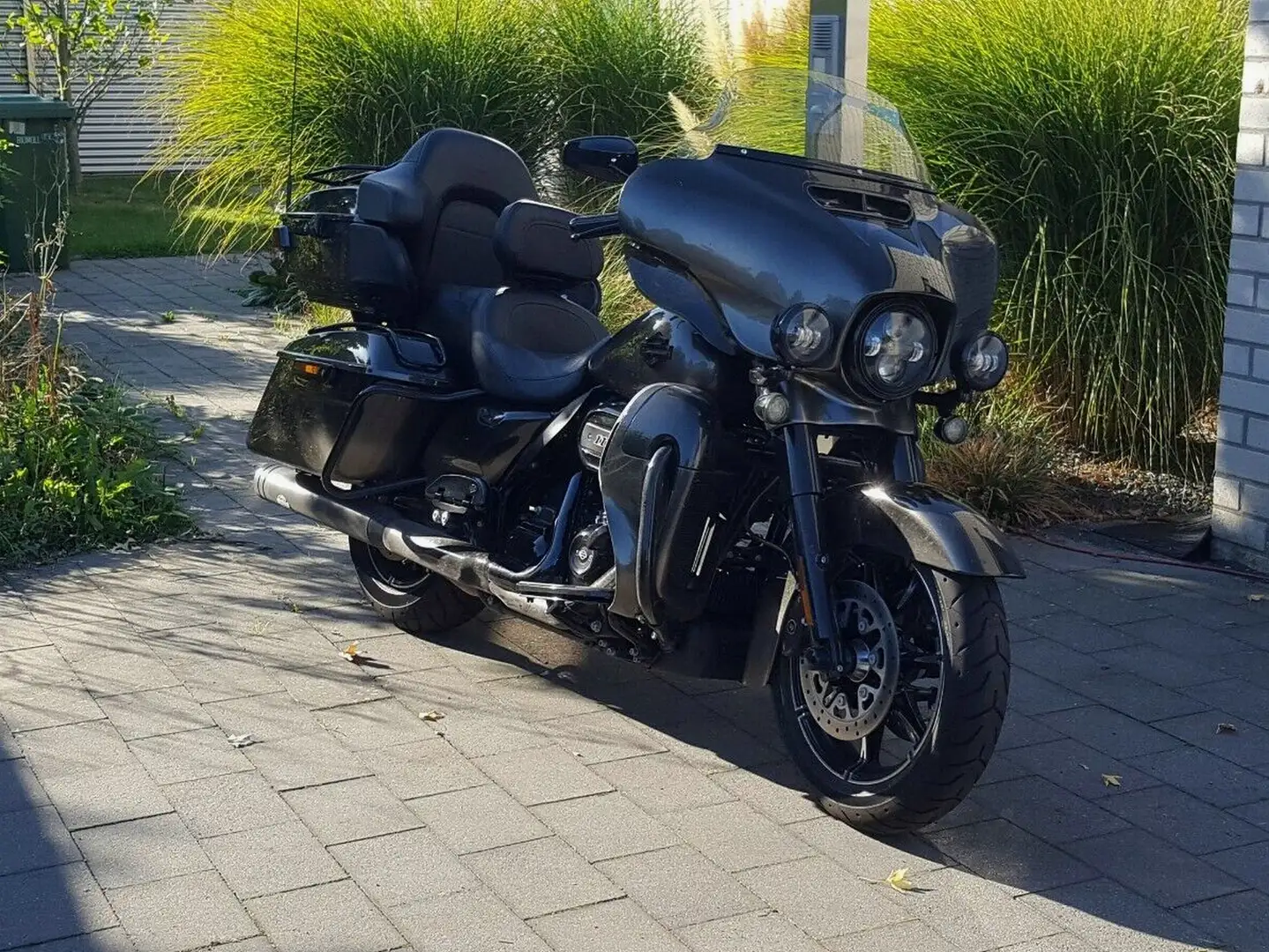 Harley-Davidson CVO Limited FLHTKSE 117 mit Jekill & Hyde Schwarz - 2