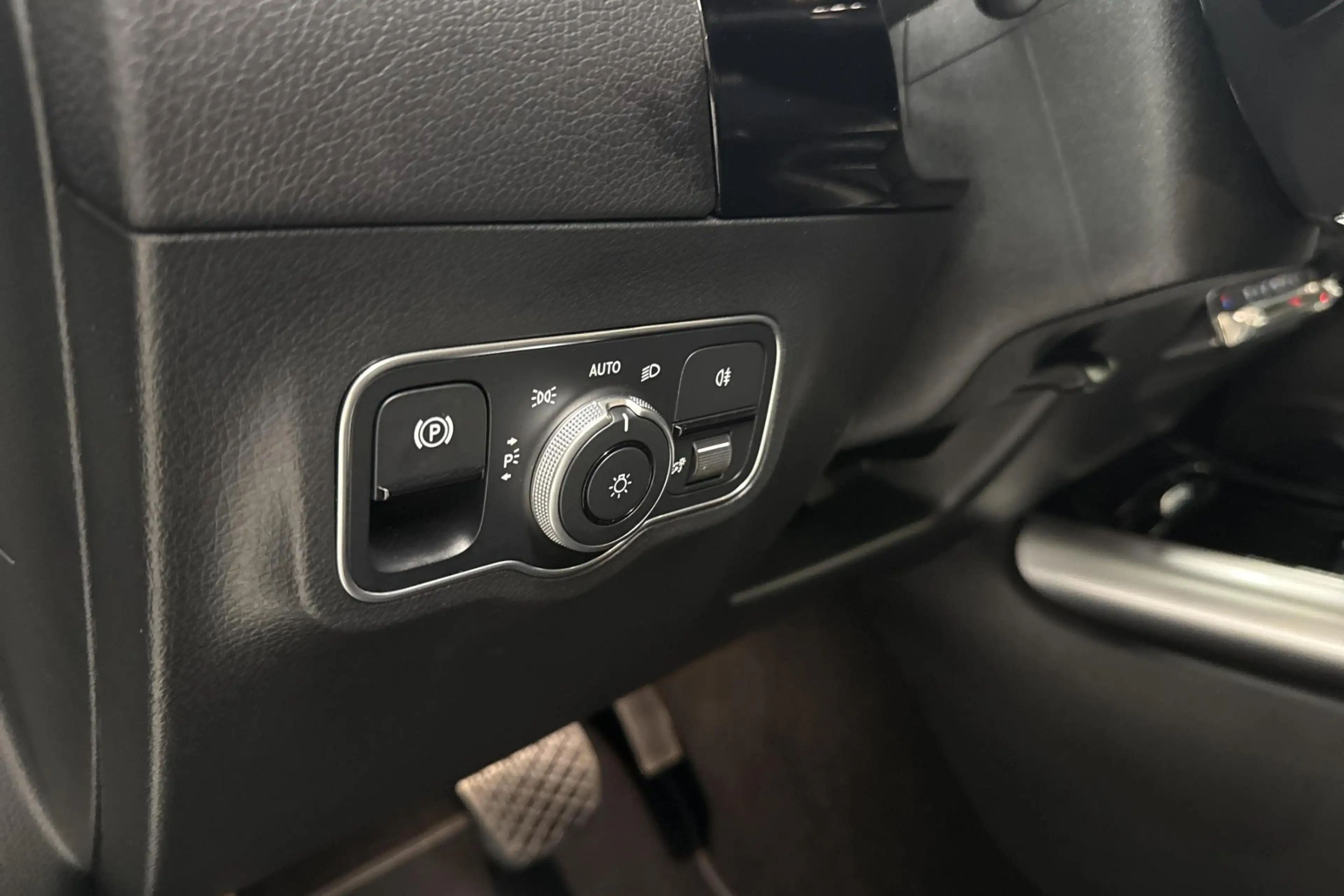 Mercedes-Benz B 180 B Business Line — photo 24