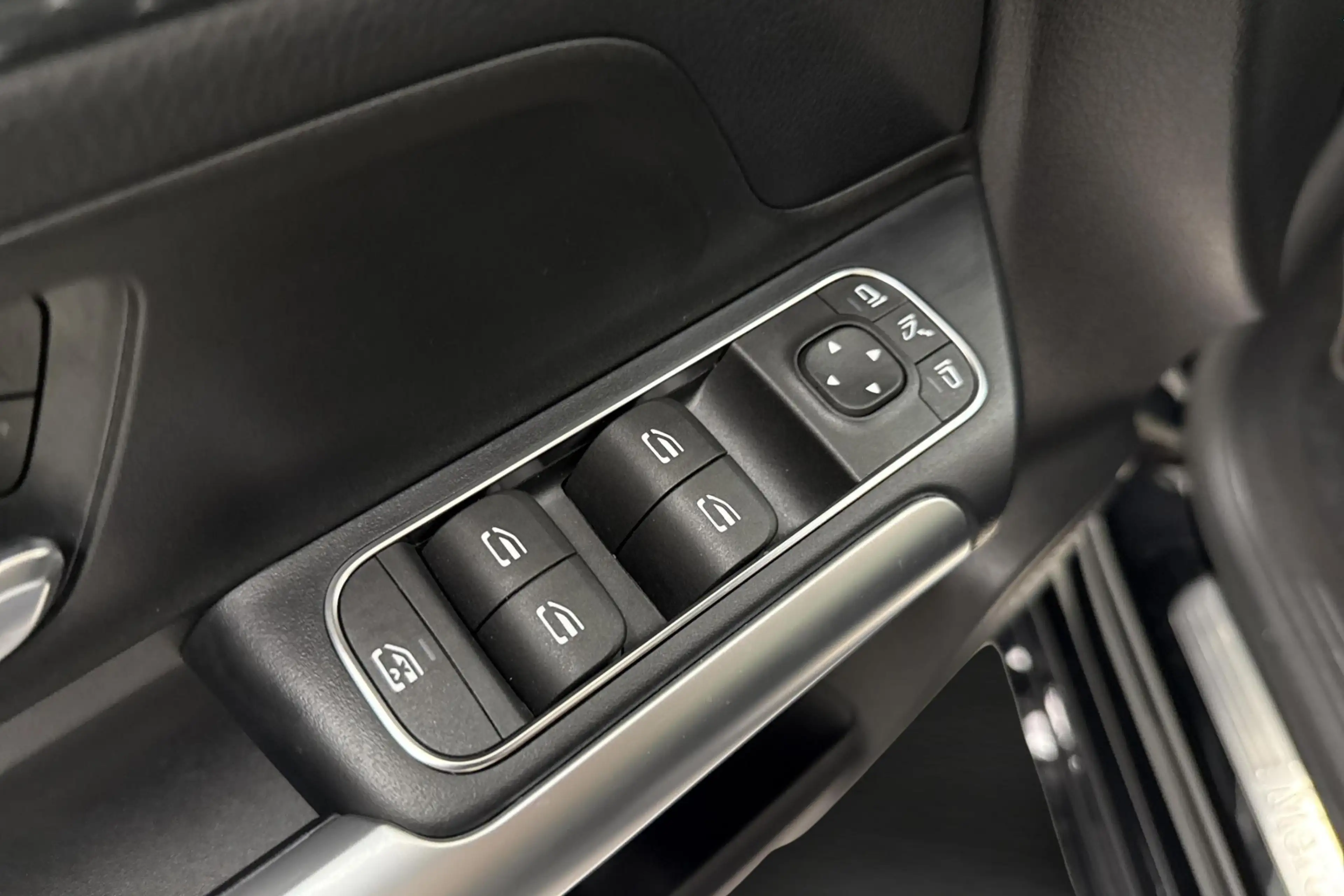 Mercedes-Benz B 180 B Business Line — photo 25
