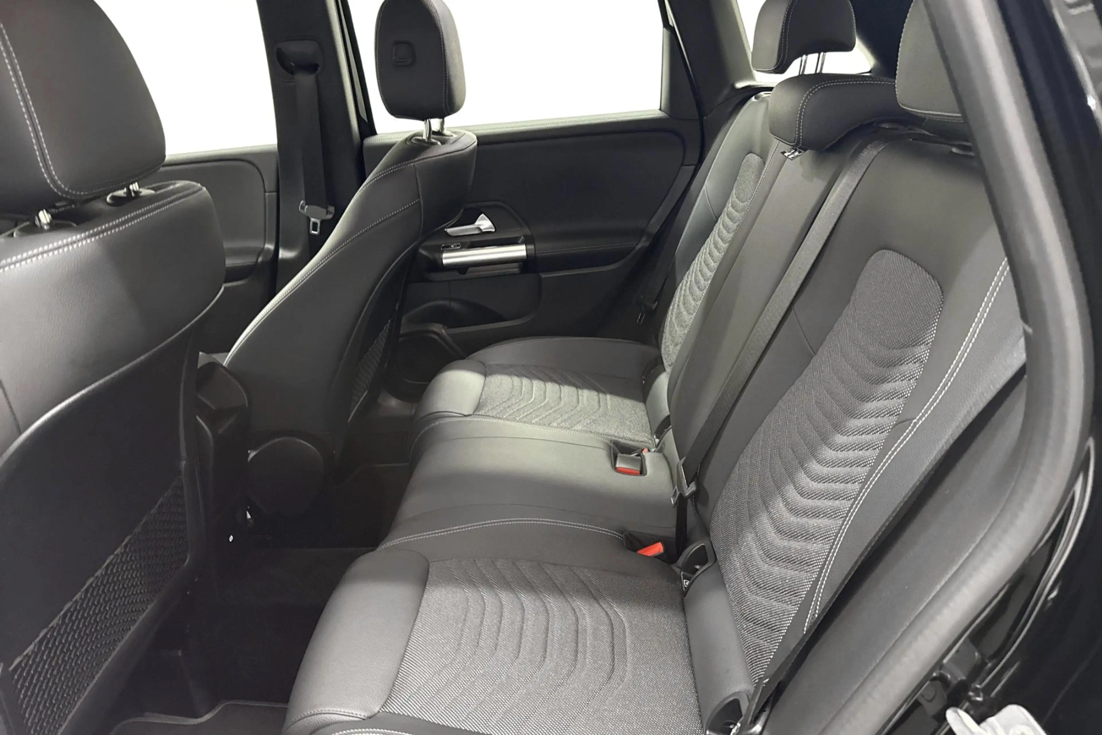 Mercedes-Benz B 180 B Business Line — photo 7