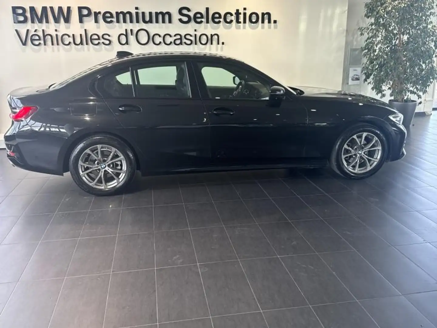 BMW 318 318dA MH 150ch Edition Sport Noir - 2