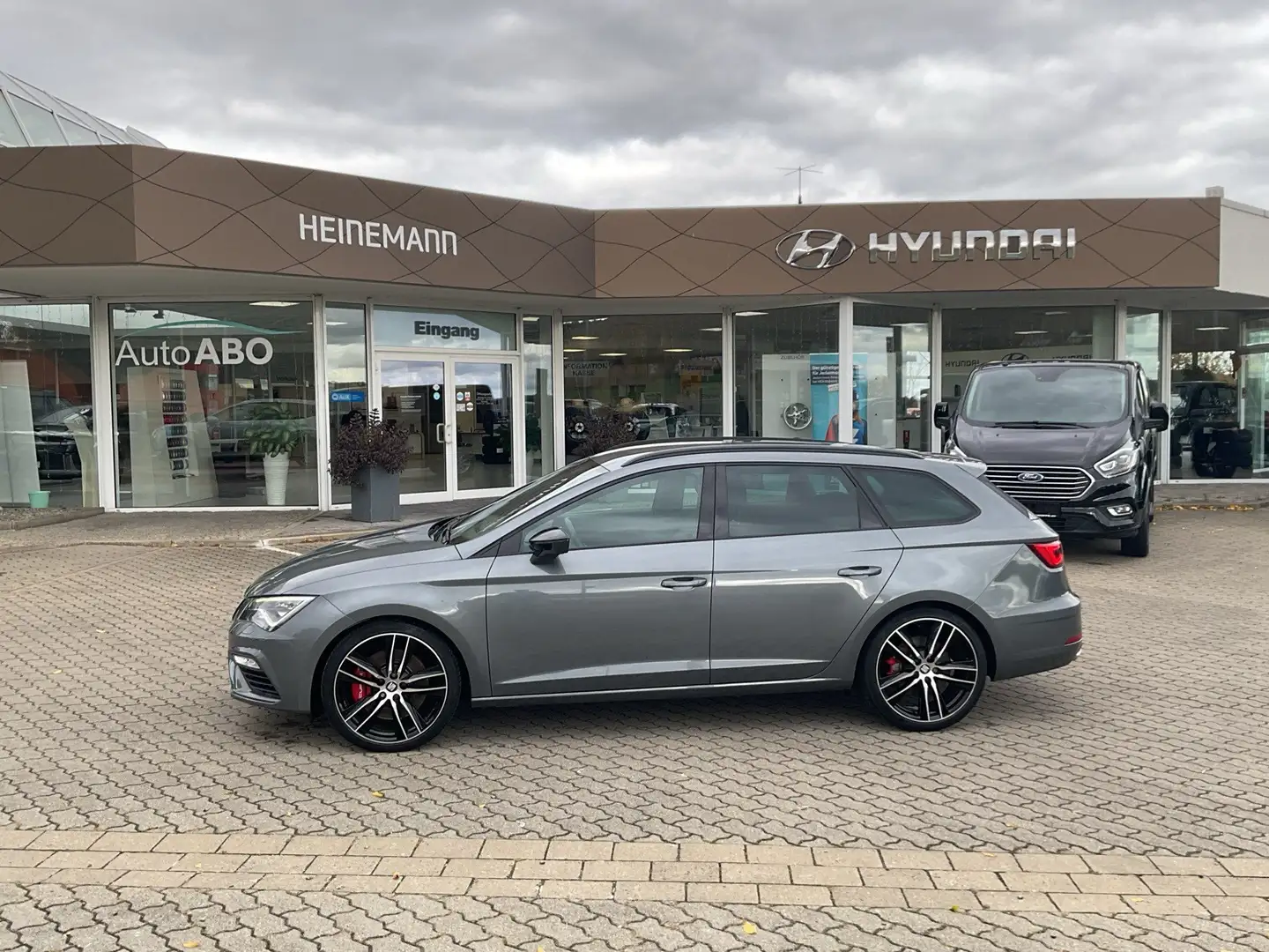 CUPRA Leon Sportstourer ST 2,0 TSI /Navi/LED/Sitzh./19Zoll Grau - 2