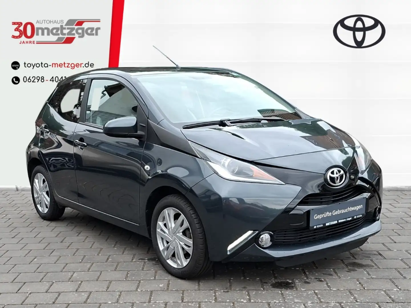 Toyota Aygo 1.0 X-Play Touch +Kamera +Klima Gris - 1