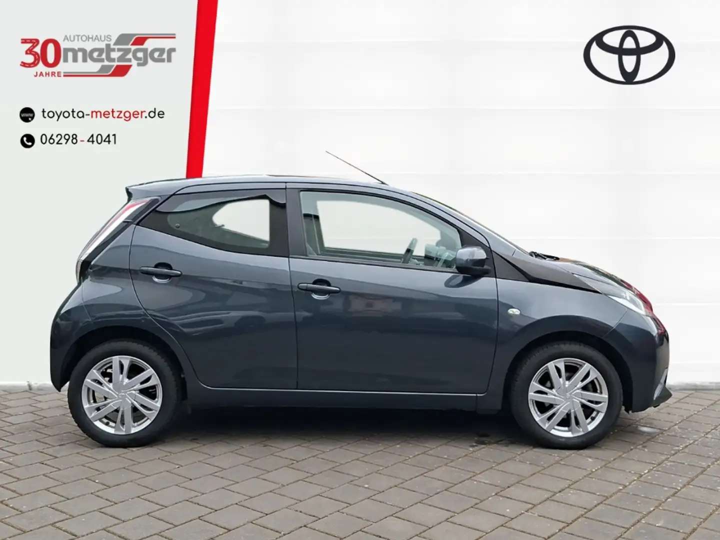 Toyota Aygo 1.0 X-Play Touch +Kamera +Klima Gris - 2