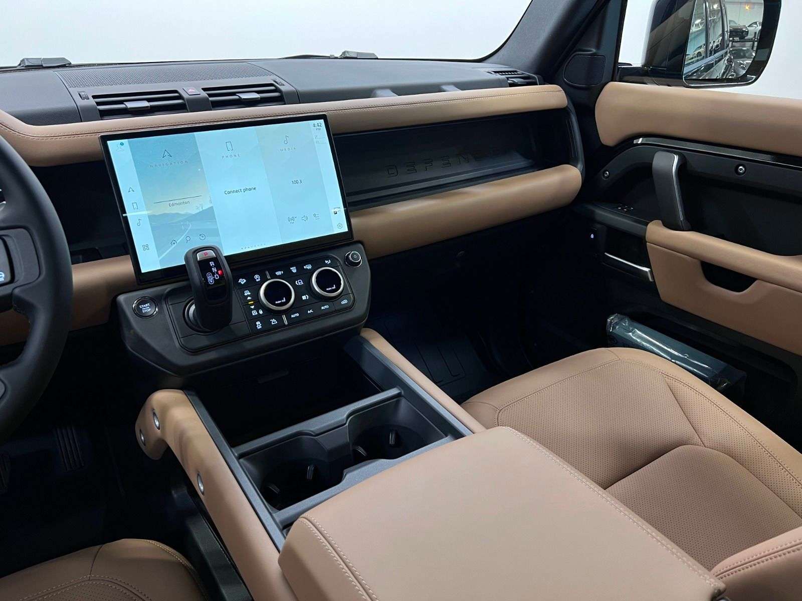 2026 Land Rover Defender 110 P400 X-DYNAMIC SE thumb 16