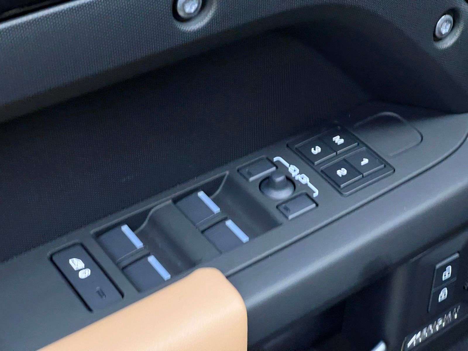 2026 Land Rover Defender 110 P400 X-DYNAMIC SE thumb 32