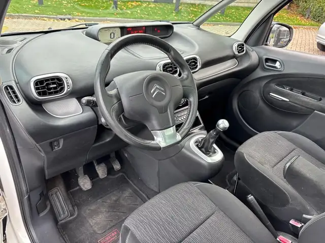 Citroen C3 Picasso view 12