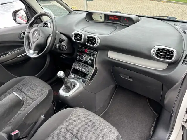 Citroen C3 Picasso view 9