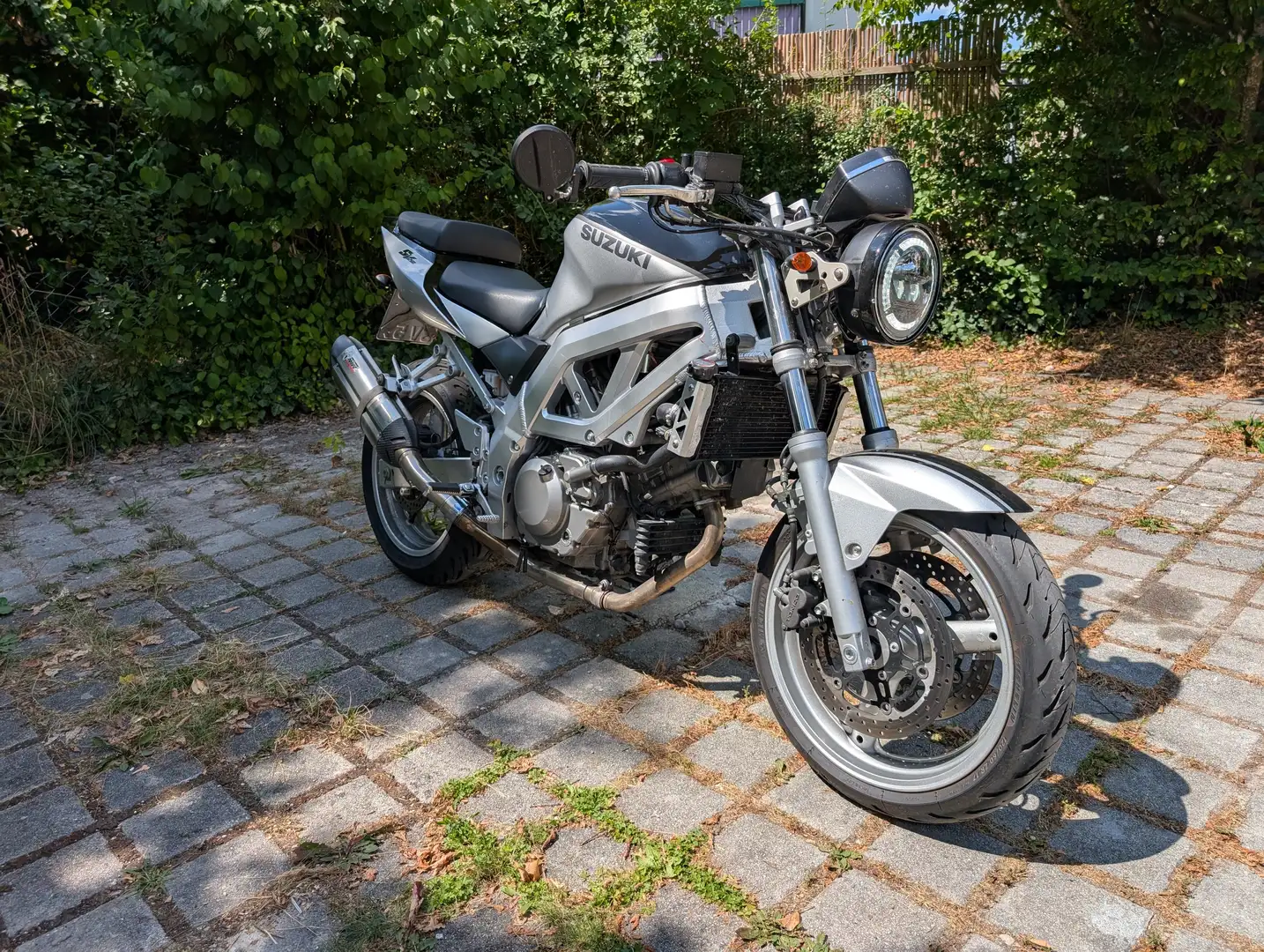 Suzuki SV 650 Argent - 1